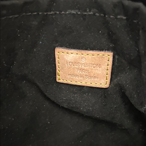 Beautiful Dark Brown Monogram Shoulder Bag - Picture 13 of 15